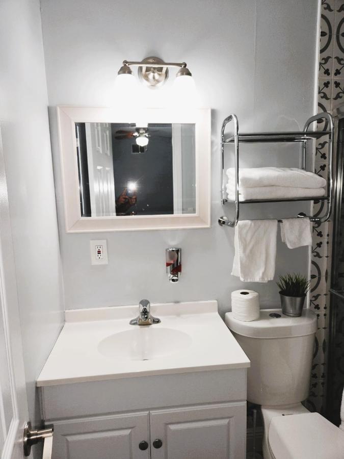 Cheerful Super Suite + 2 Queen + Sofa Bed Minutes From The Airport! Tampa Eksteriør bilde