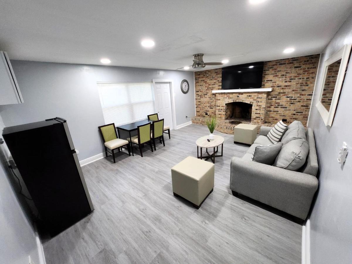 Cheerful Super Suite + 2 Queen + Sofa Bed Minutes From The Airport! Tampa Eksteriør bilde