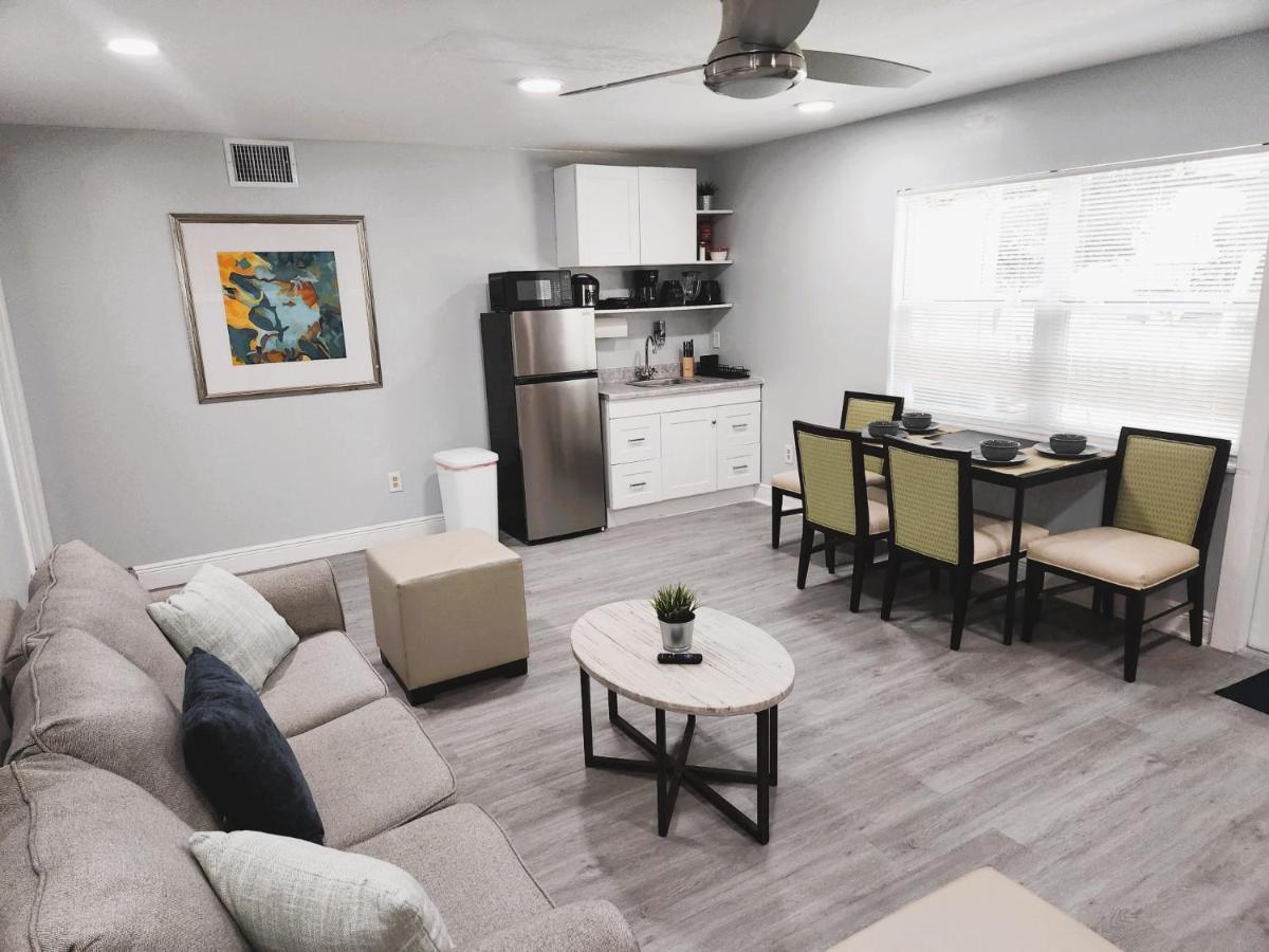 Cheerful Super Suite + 2 Queen + Sofa Bed Minutes From The Airport! Tampa Eksteriør bilde