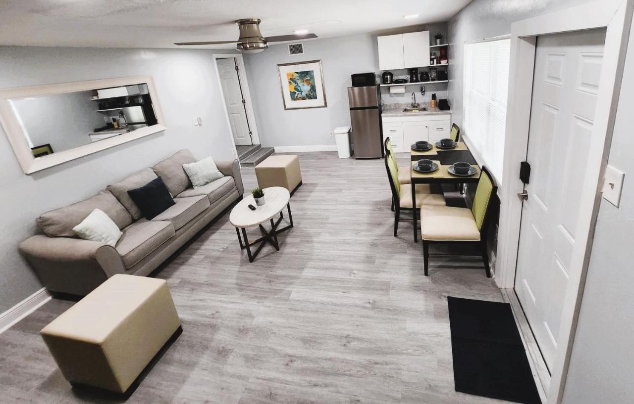 Cheerful Super Suite + 2 Queen + Sofa Bed Minutes From The Airport! Tampa Eksteriør bilde