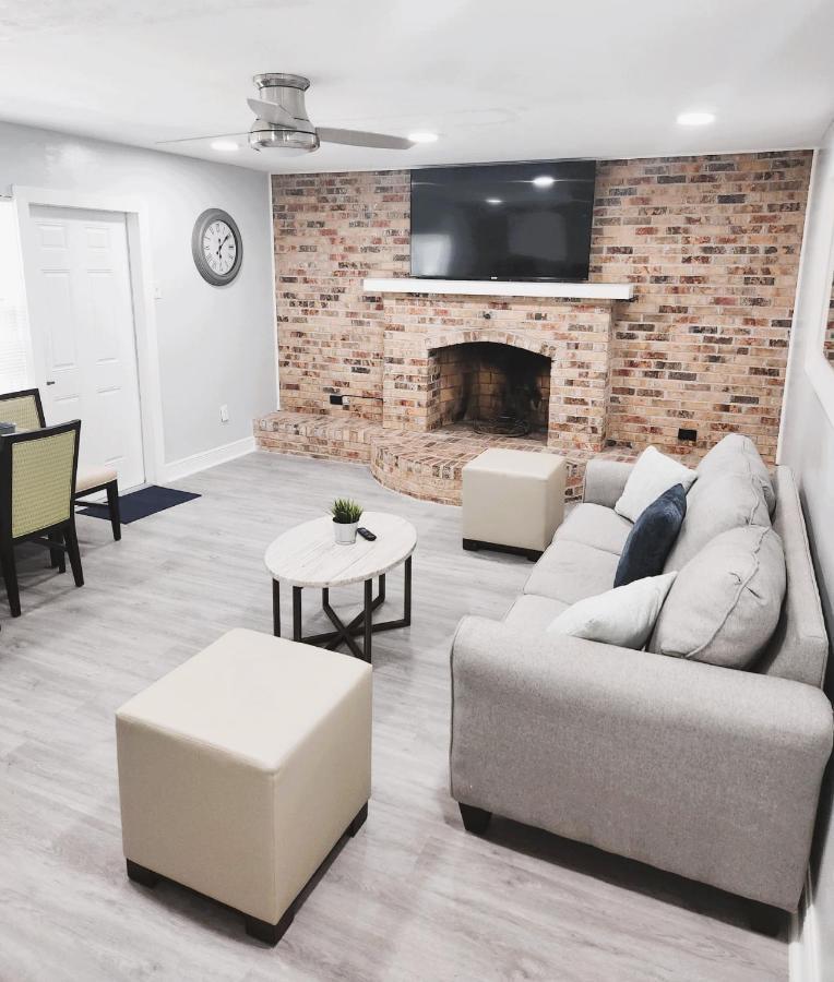 Cheerful Super Suite + 2 Queen + Sofa Bed Minutes From The Airport! Tampa Eksteriør bilde
